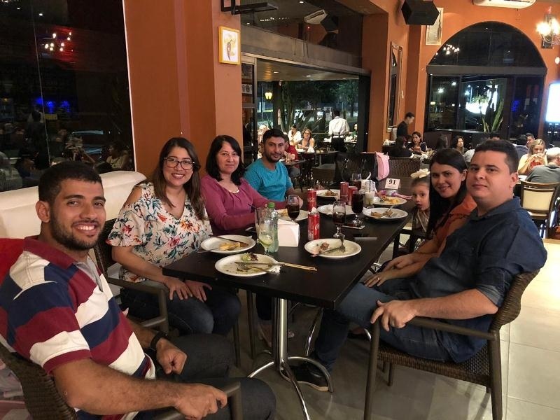 Famílias reunidas nos Bares da cidade