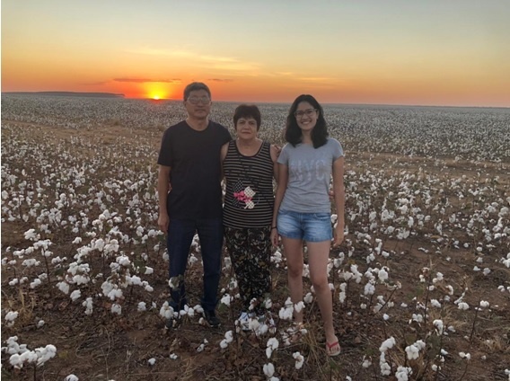 Famílias aproveitam o cenário para tirar fotos