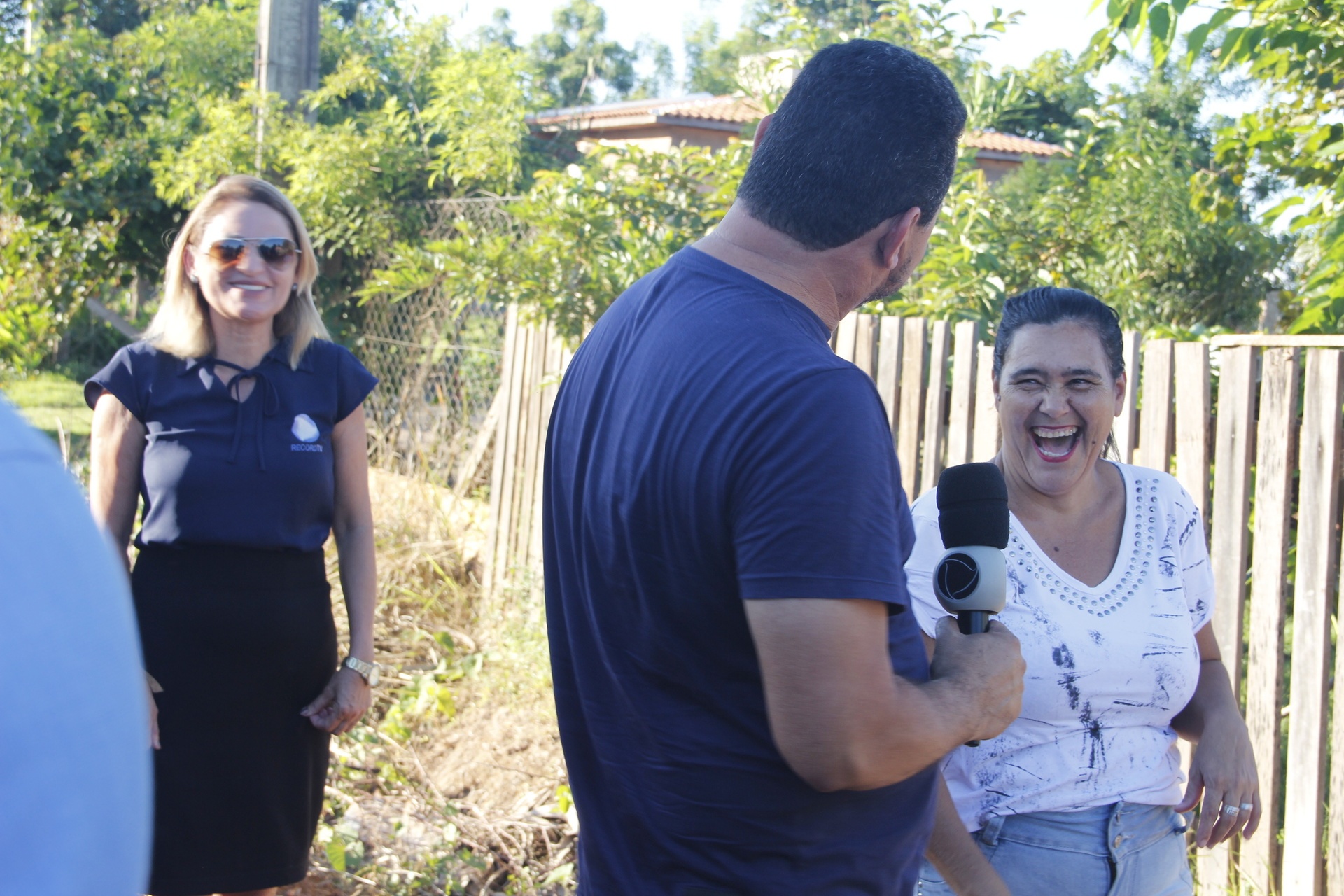 Dona de casa ganha caminhão de prêmios da TV Capital