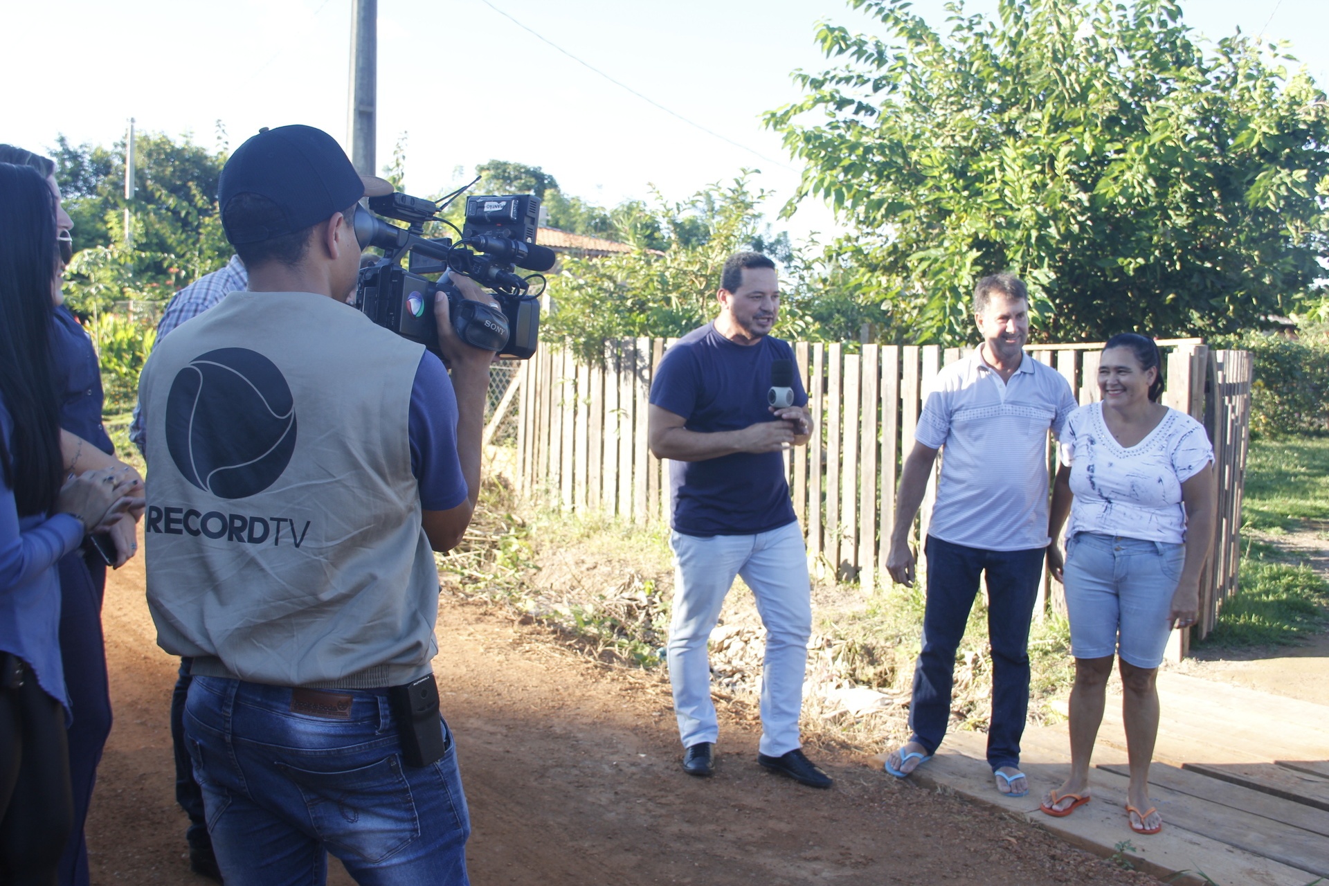 Dona de casa ganha caminhão de prêmios da TV Capital
