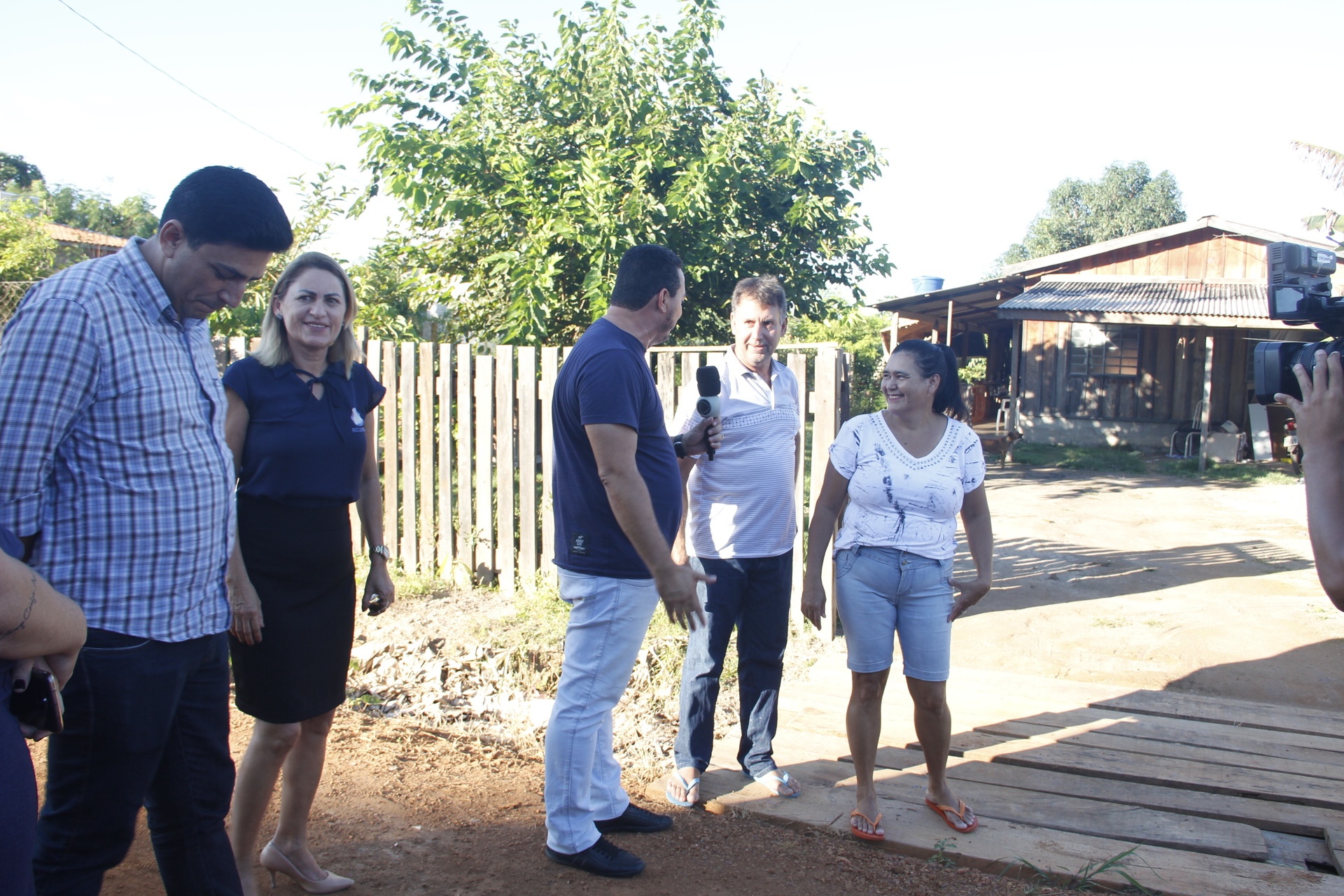 Dona de casa ganha caminhão de prêmios da TV Capital