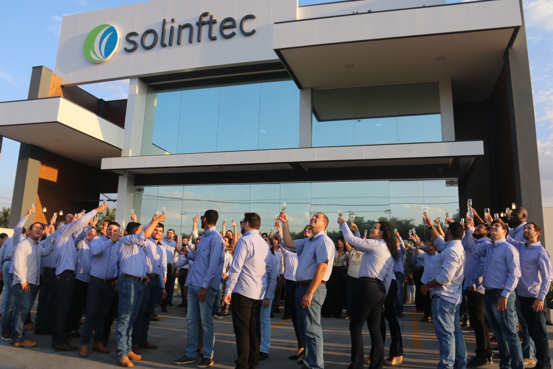 Inaugurou hoje (02) em Sinop a Solinftec, empresa especializada em agricultura digital
