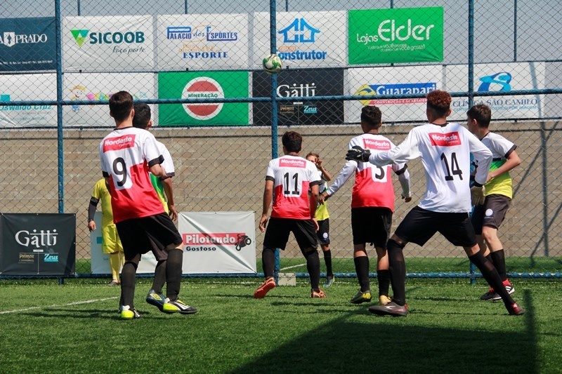 Começaram os jogos da 1ª Copinha Escola Flamengo