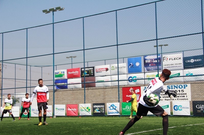 Começaram os jogos da 1ª Copinha Escola Flamengo