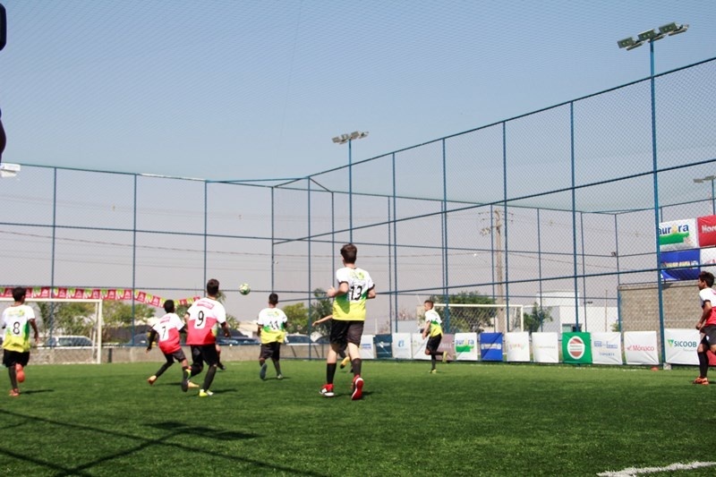 Começaram os jogos da 1ª Copinha Escola Flamengo