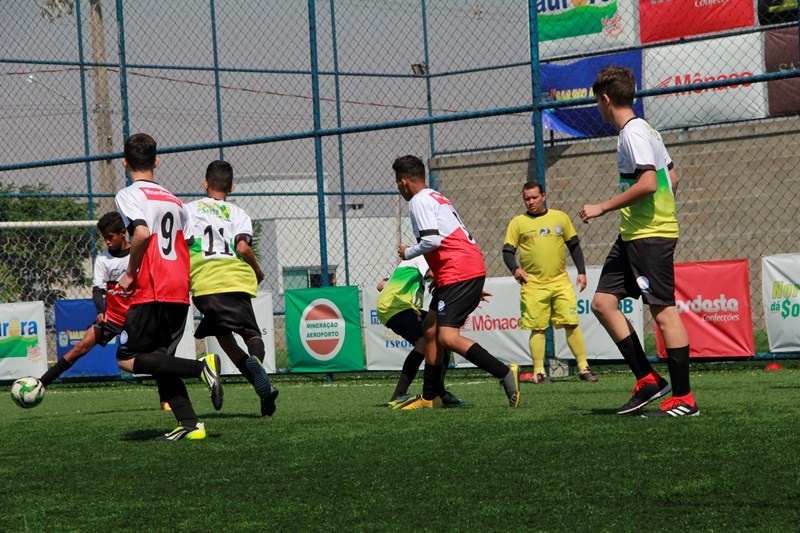 Começaram os jogos da 1ª Copinha Escola Flamengo