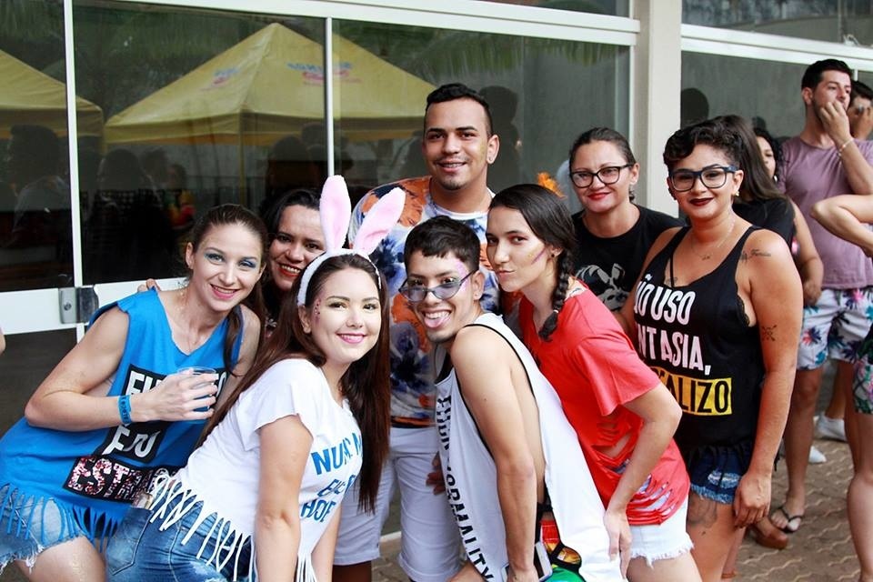 Bloco B comanda carnaval diferente em Sinop