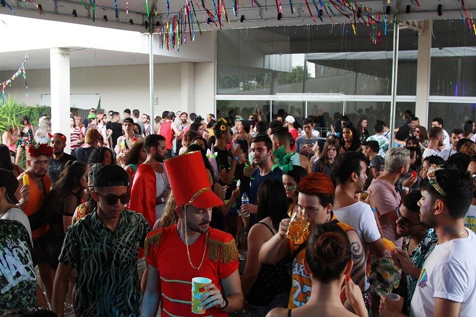 Bloco B comanda carnaval diferente em Sinop