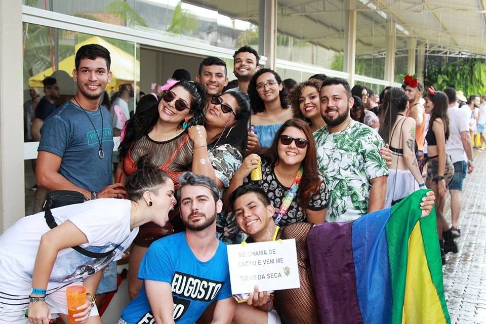 Bloco B comanda carnaval diferente em Sinop