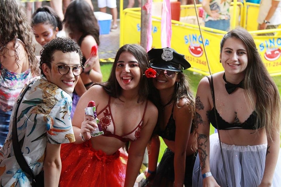 Bloco B comanda carnaval diferente em Sinop