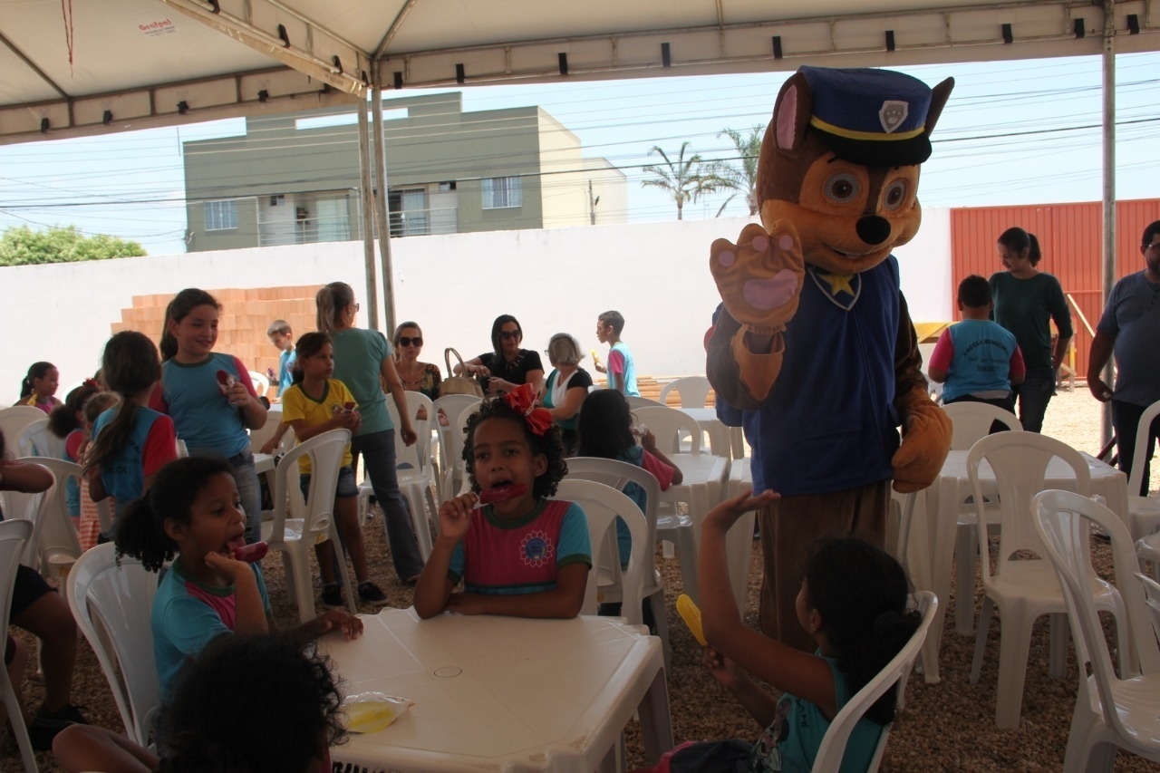 TV Capital festeja dia das crianças com alunos da rede municipal