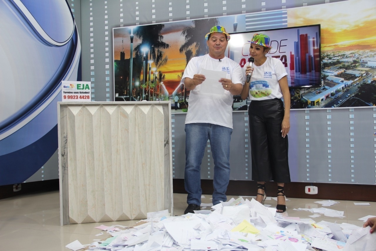 TV Capital festeja dia das crianças com alunos da rede municipal