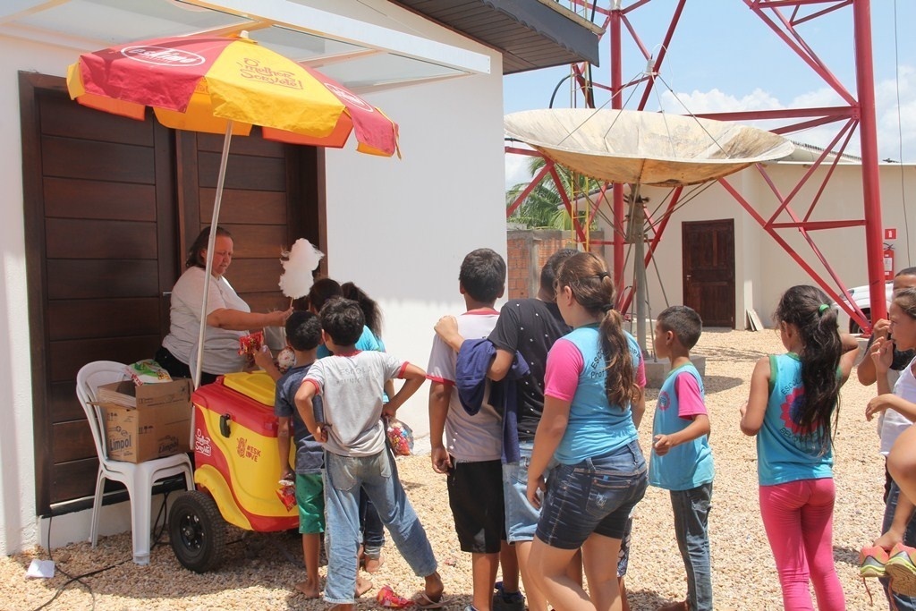 TV Capital festeja dia das crianças com alunos da rede municipal