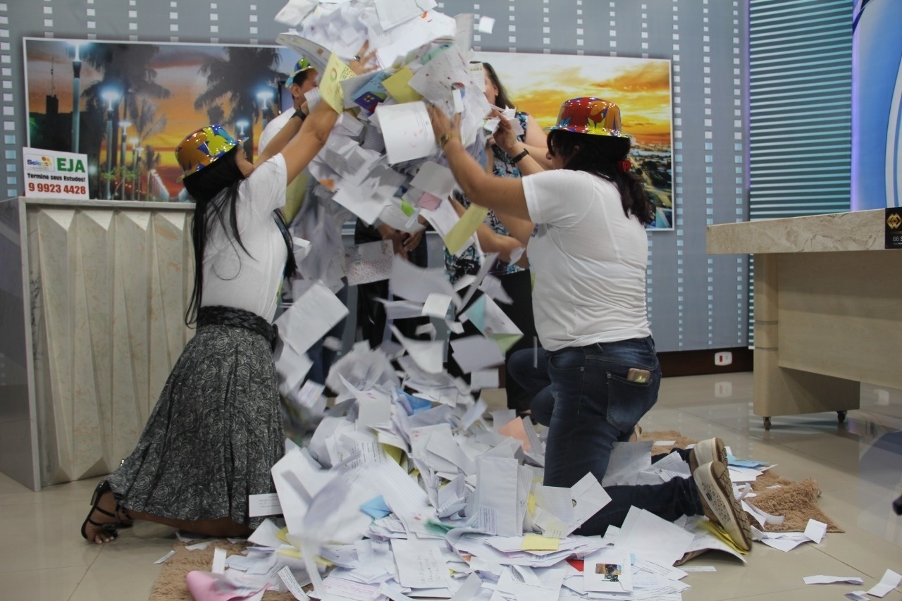 TV Capital festeja dia das crianças com alunos da rede municipal