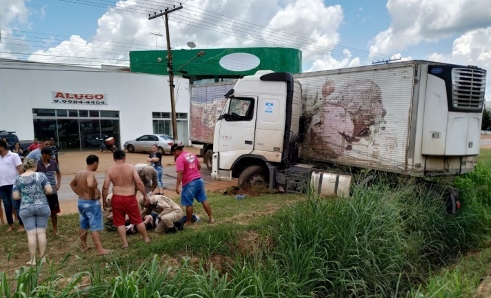 Motorista da Friboi é amarrado depois de bater em 8 veículos em Sinop