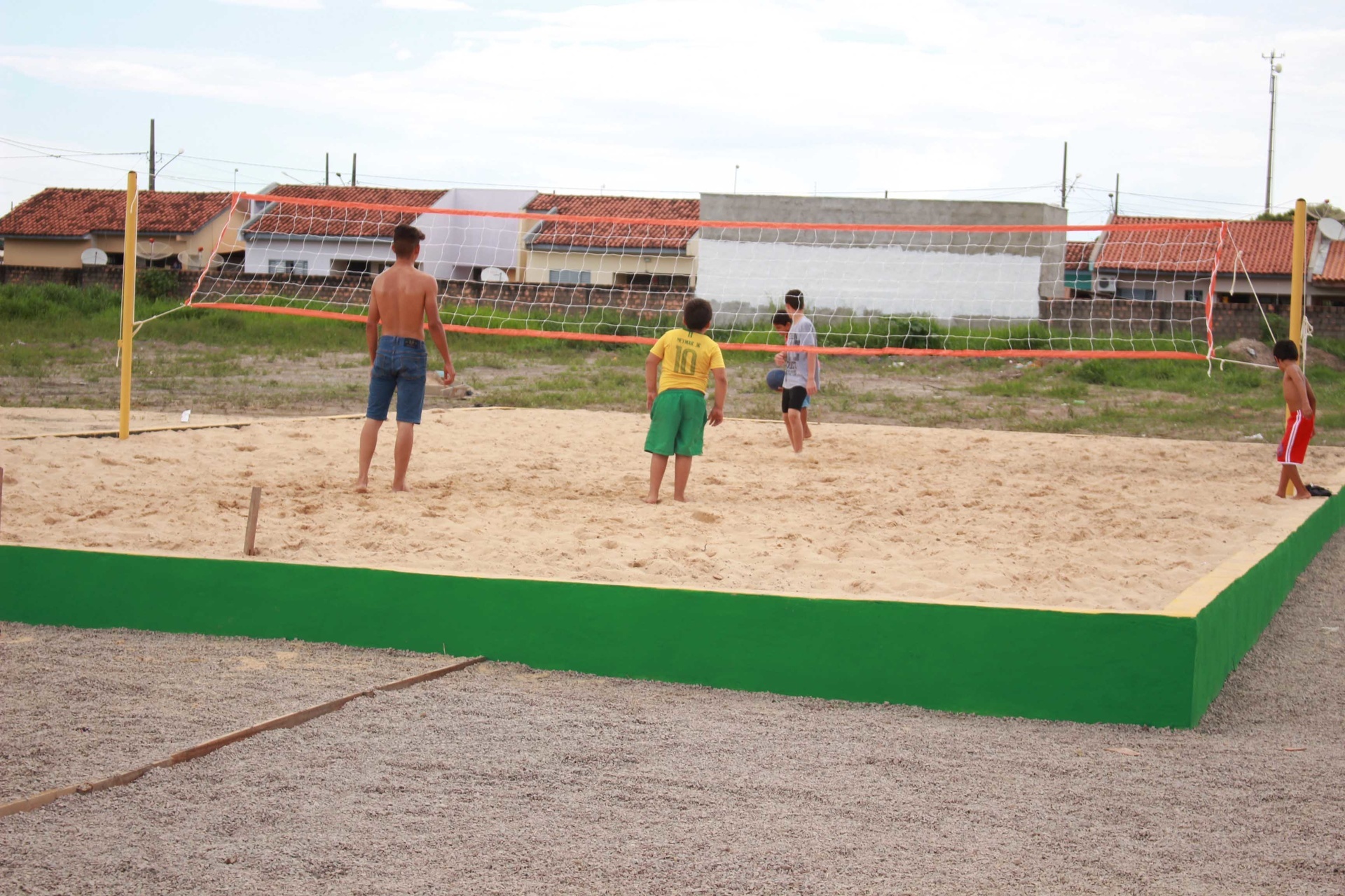 Residencial São Francisco ganha quadra de areia para a prática esportiva