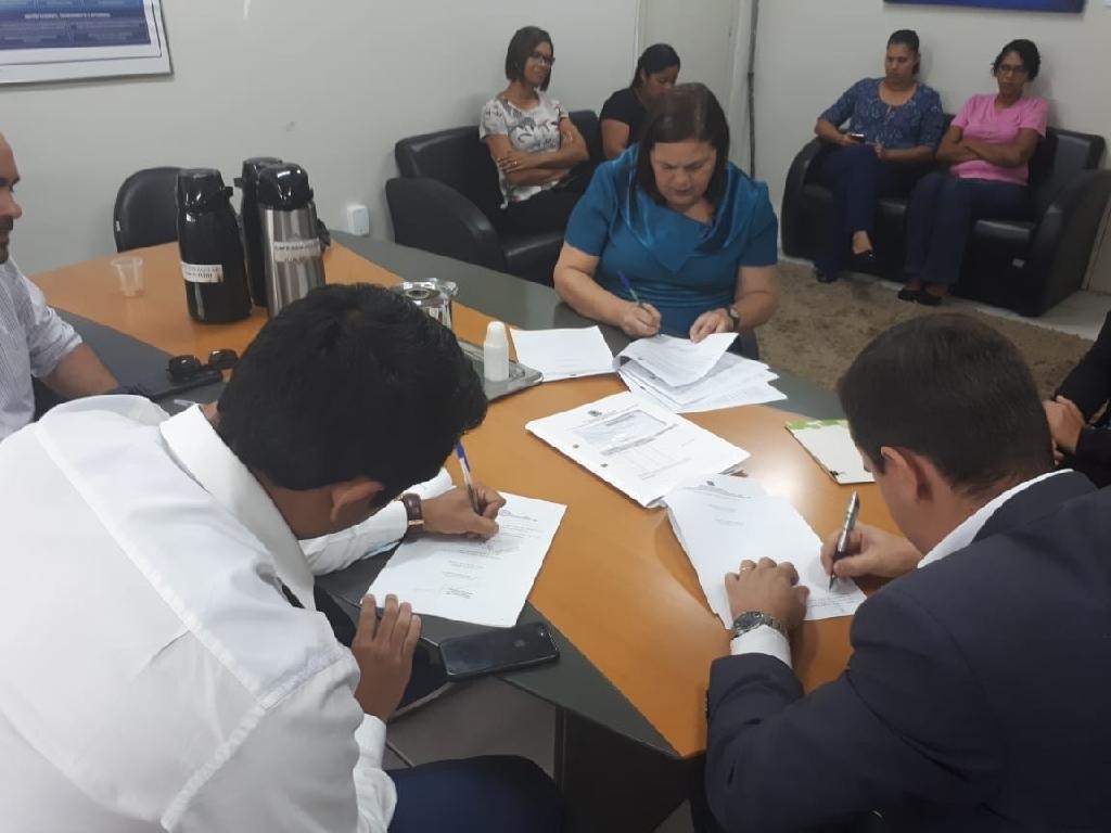 Projeto ofertará curso de revestimento de pisos a egressos do sistema prisional