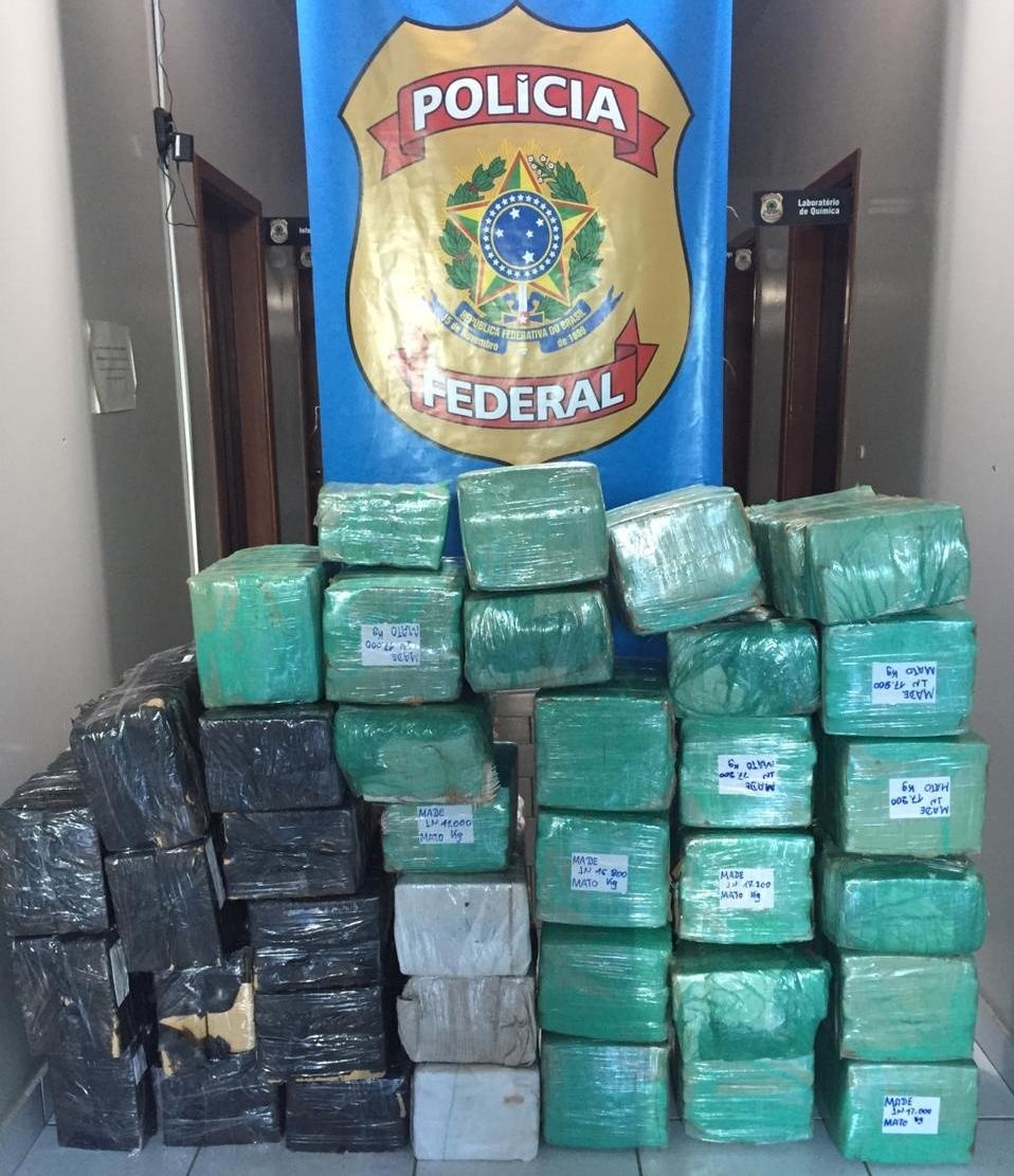 Caminhoneiro é preso pela Polícia Federal com 775 kg de droga em Sinop