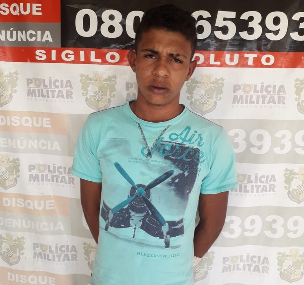 Pai é morto a facadas durante viagem para visitar a filha em cidade de MT