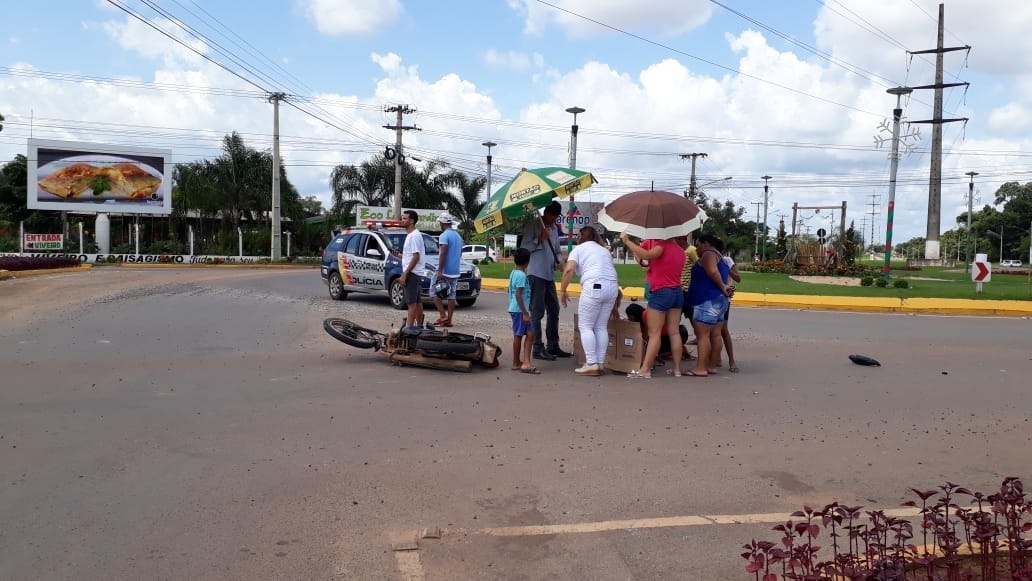 Motorista bate em motociclista e foge do local em Sinop