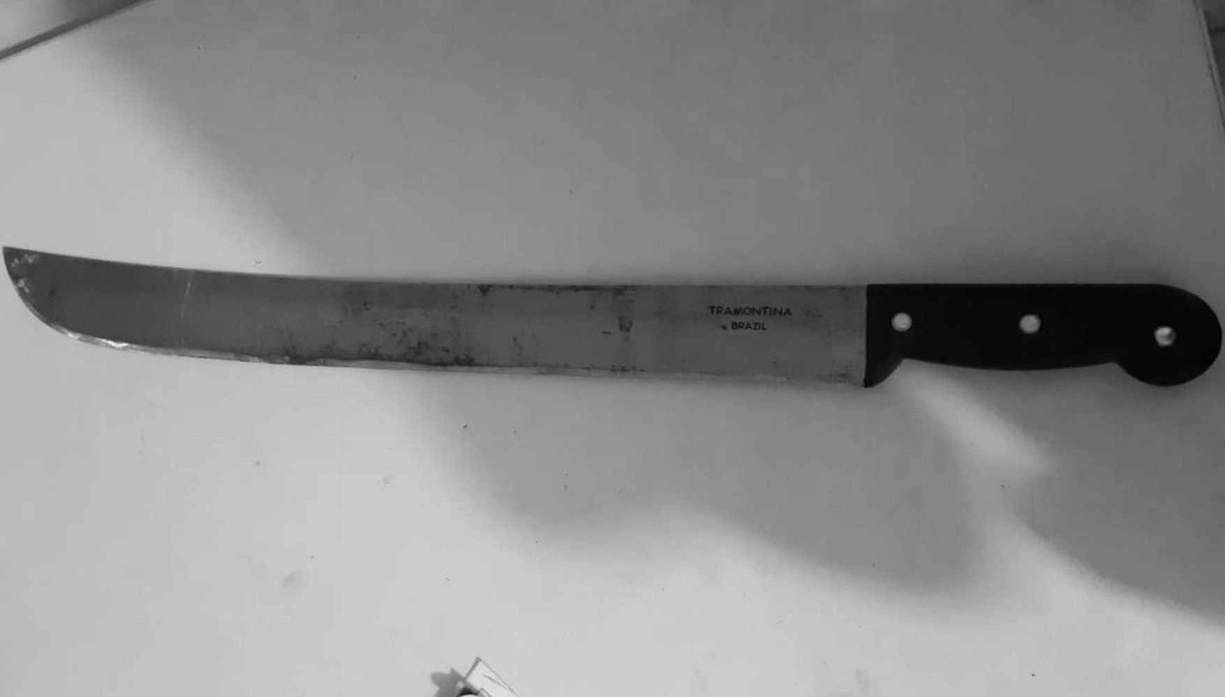Pai é golpeado com facão pelo ex-namorado da filha em Sinop