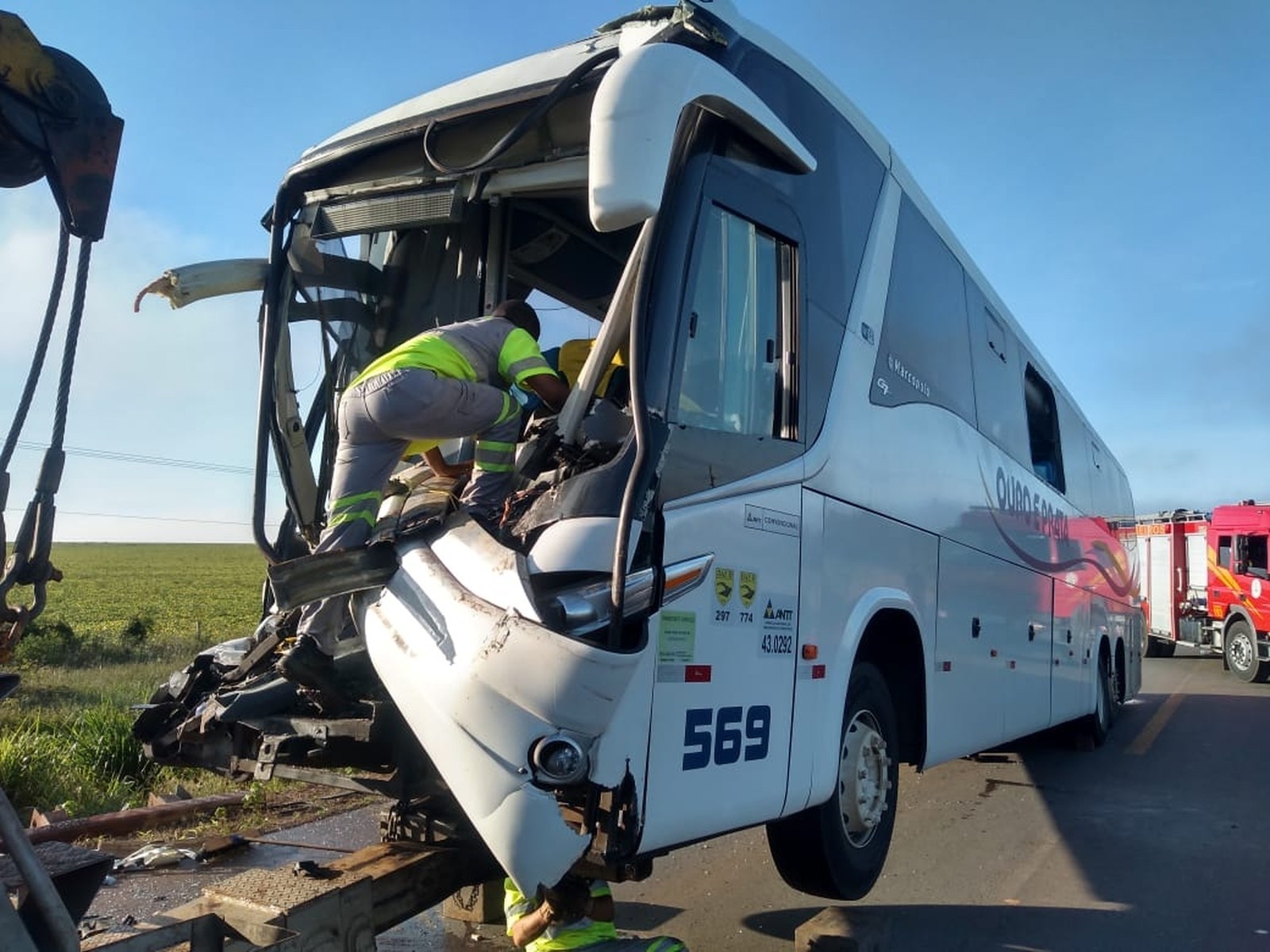 Acidente com ônibus e carreta na BR-163 acontece próximo a Sinop