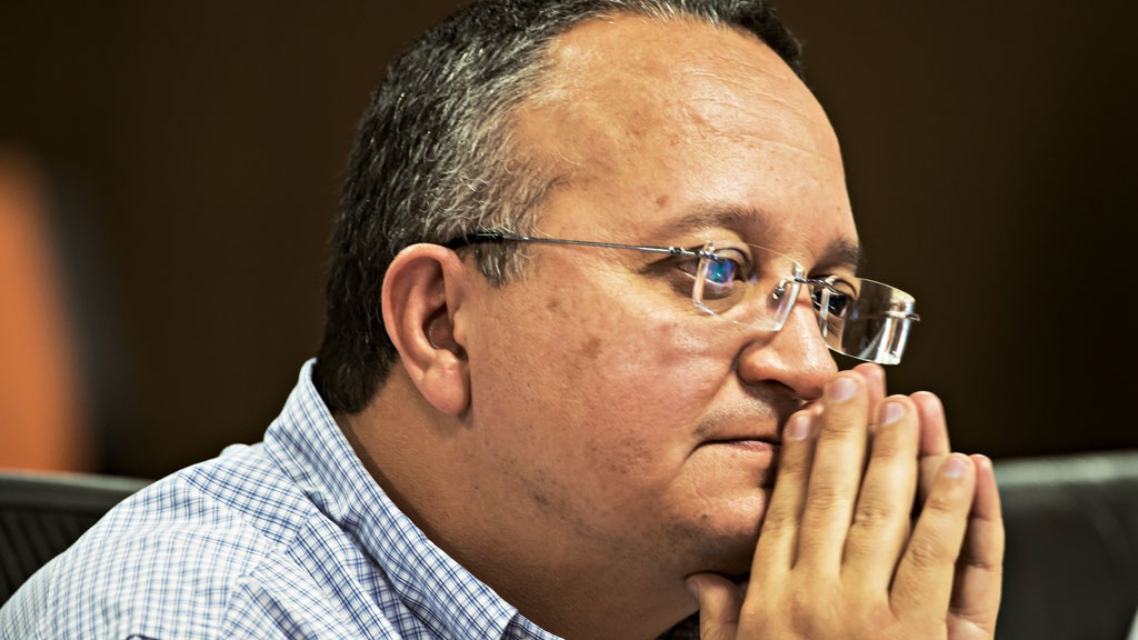Assembleia aprova contas de 2017 do ex-governador Pedro Taques