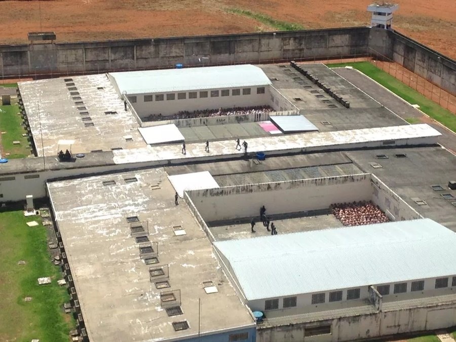 Mãe escreve carta e diz que o filho é humilhado na penitenciária de Sinop