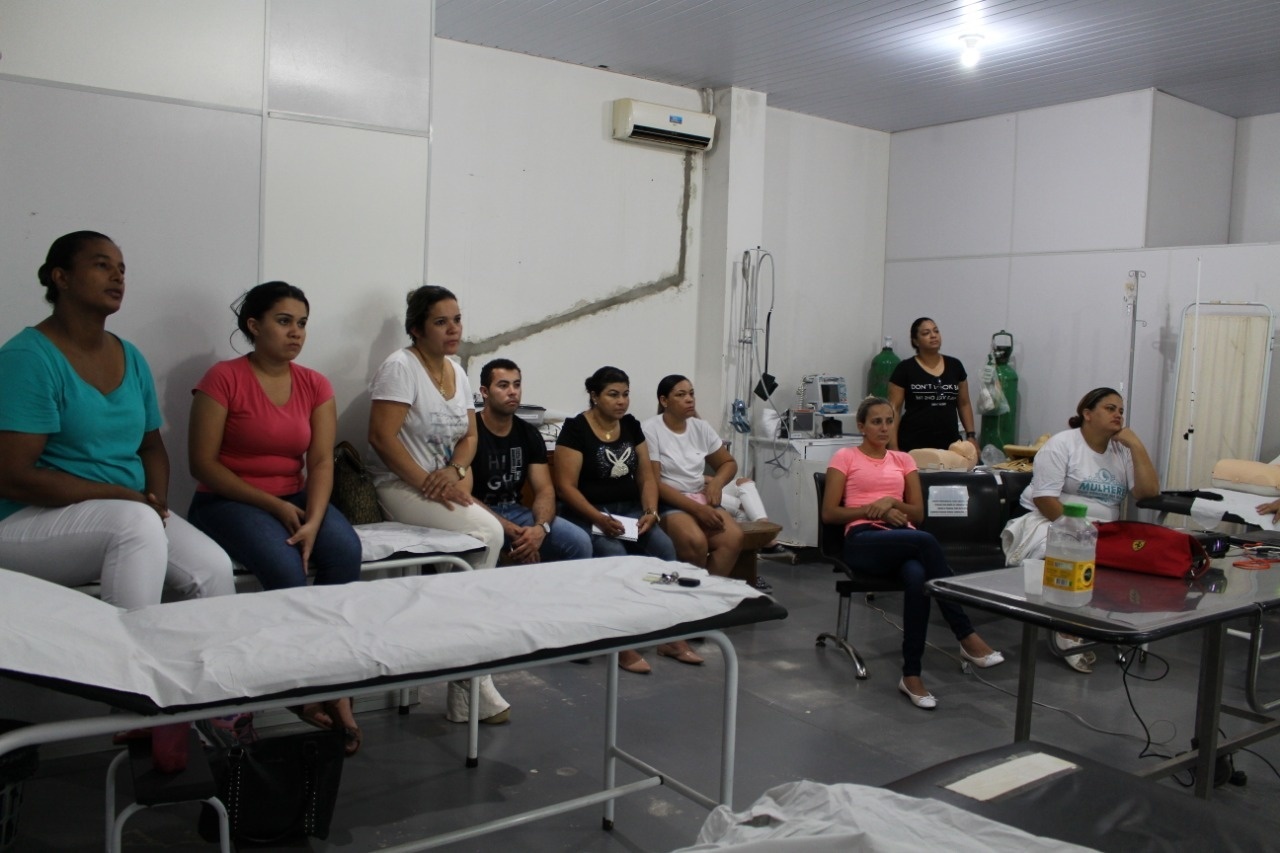 Equipe de enfermagem da UPA do Menino Jesus recebe treinamento