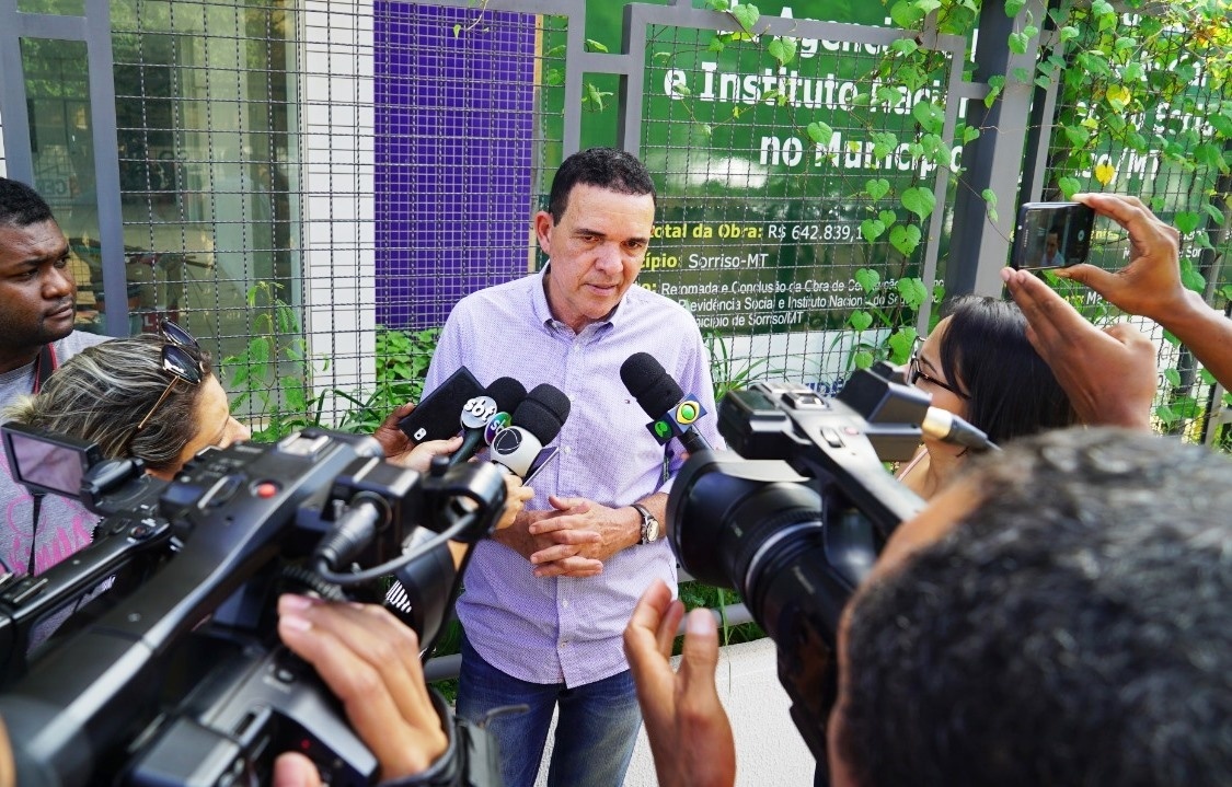 Juarez Costa visita obra parada por falta de recurso federal em Sorriso