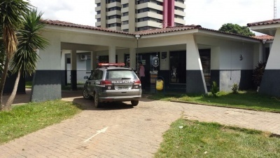Filho é detido após ameaçar mãe de morte e quebrar móveis em Sinop
