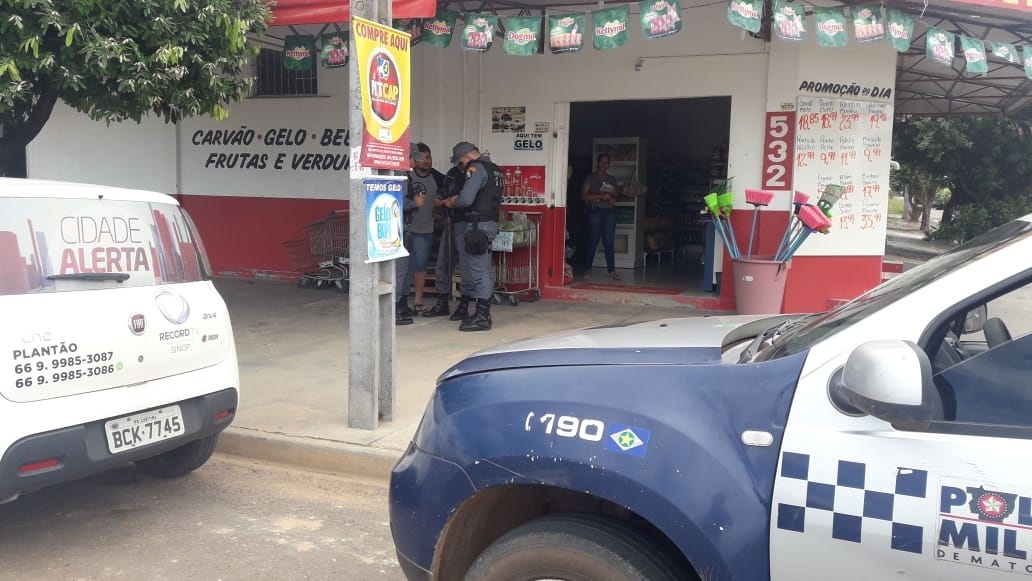 Mercado é assaltado por dupla em motocicleta em Sinop
