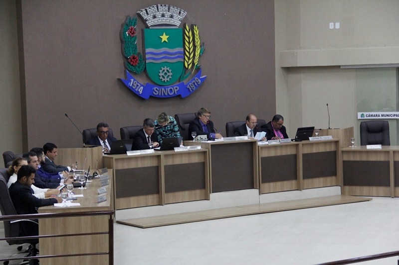 Câmara coloca projetos da prefeitura na geladeira