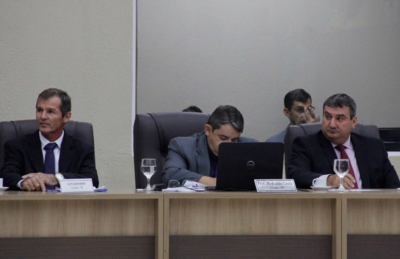 Novos vereadores tomam posse na Câmara