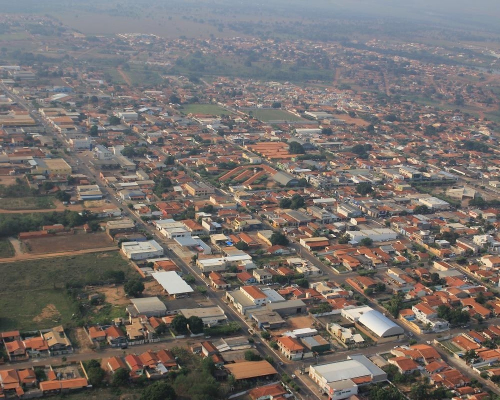 Prefeitura de Mirassol d'Oeste (MT) abre processo seletivo com 77 vagas