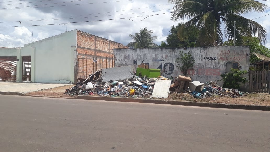 Lixinho na rua