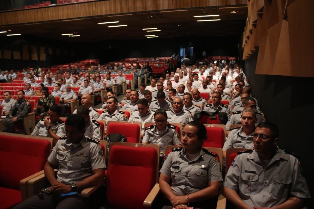 Mais de 400 policiais militares participam de seminário sobre saúde e atividade física