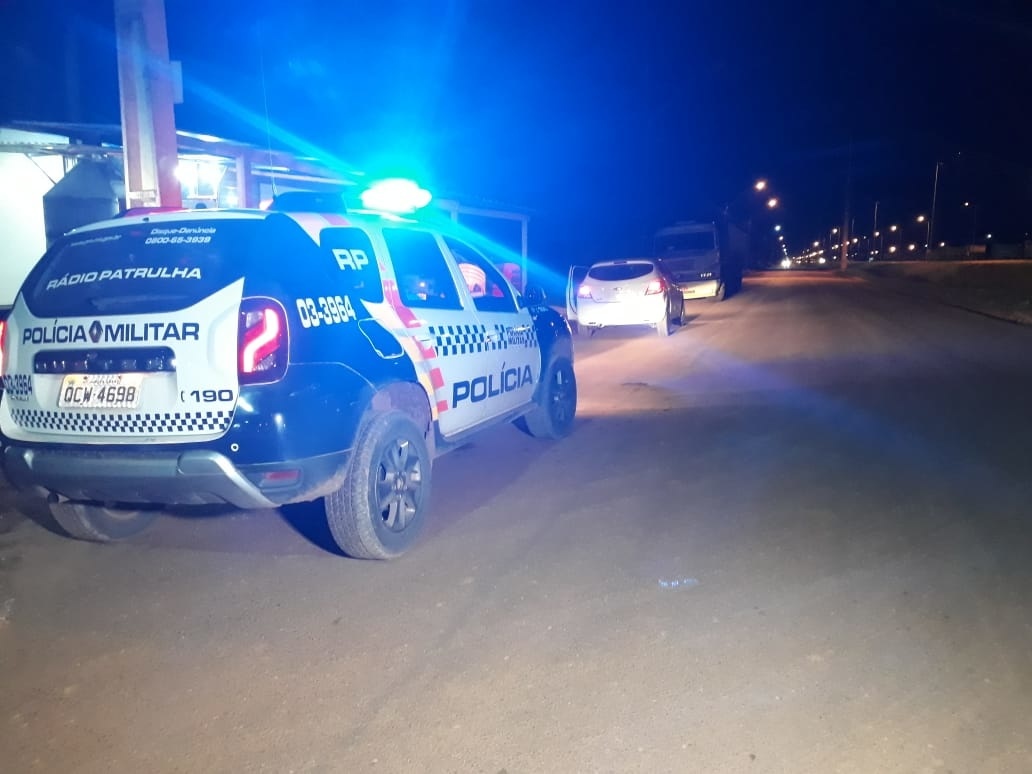 Clientes e proprietário são roubados durante assalto em espetinho