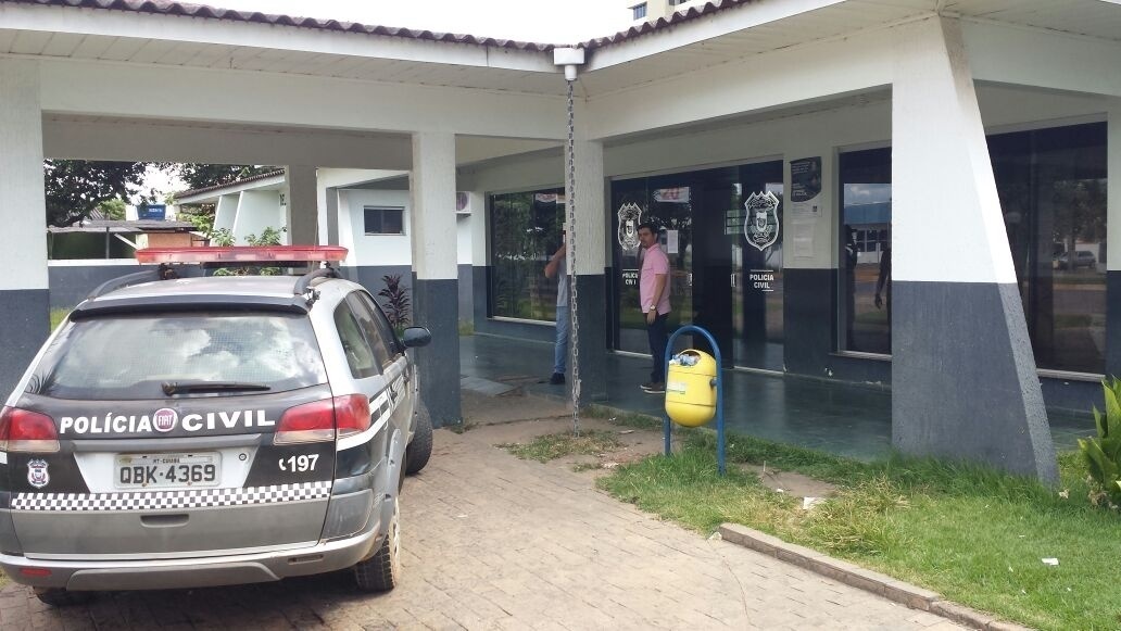 Homem espanca mulher após se irritar com foto em Sinop
