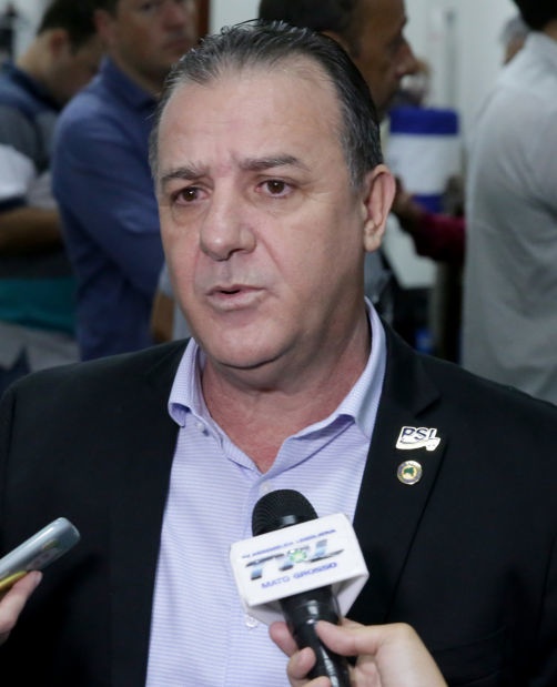 Projeto de lei quer impedir que servidor público fique com o nome sujo