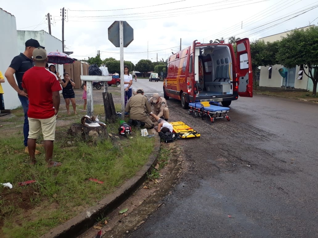 Motociclista invade preferencial e é atingida por carro em Sinop