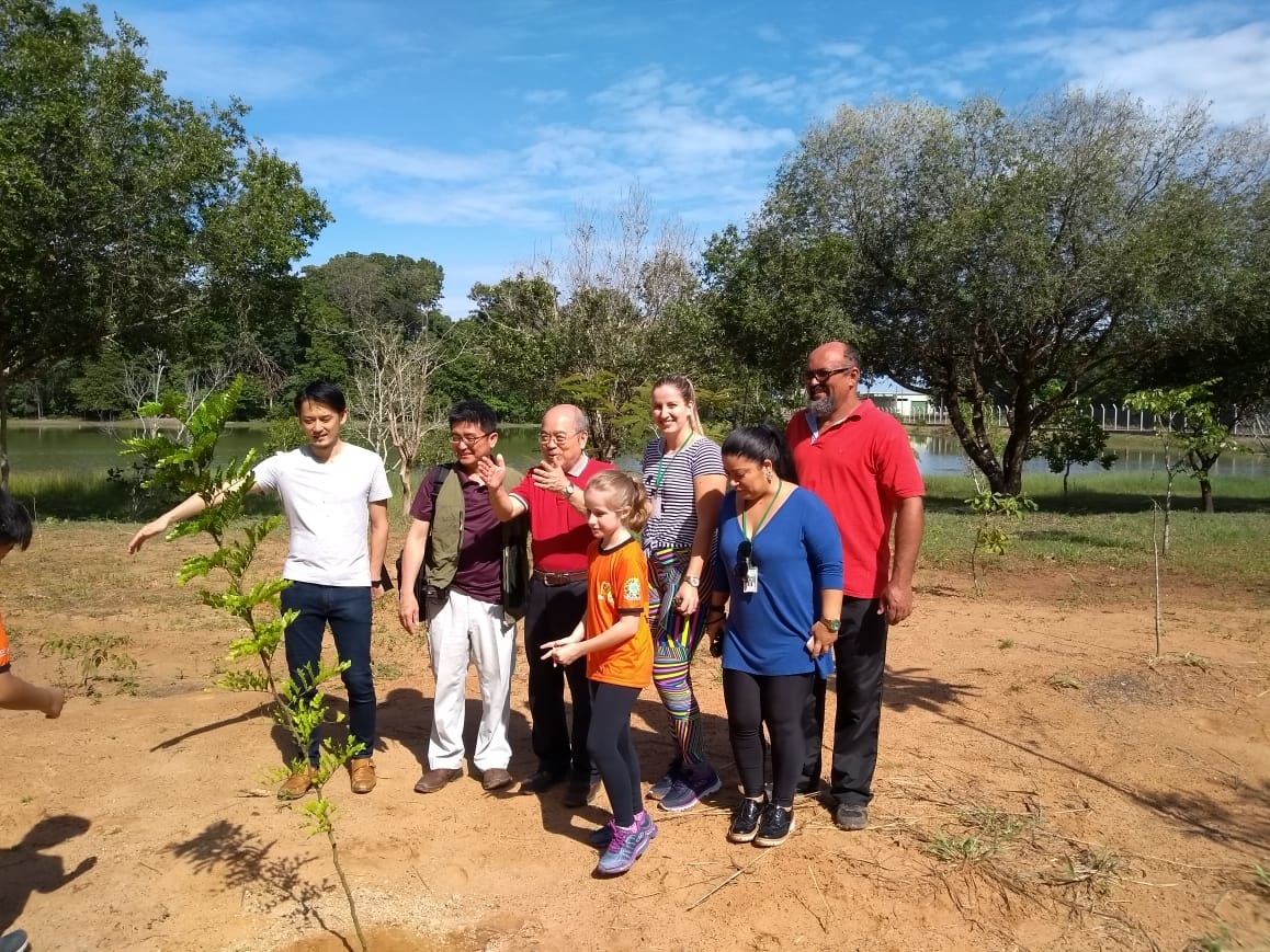 Meio Ambiente realiza atividades com integrantes de projeto no Parque Florestal