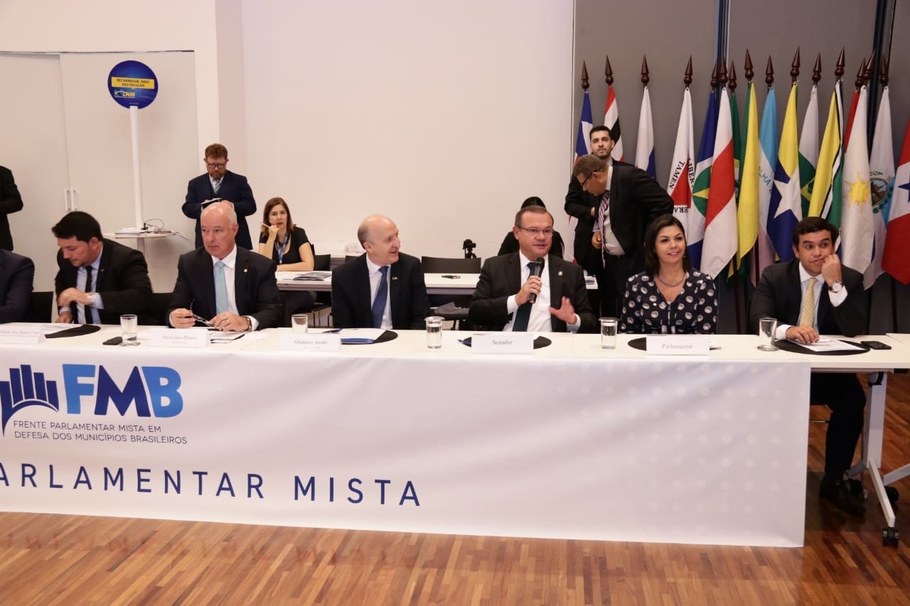 Senador de MT assume vice-presidência da Frente em Defesa dos Municípios