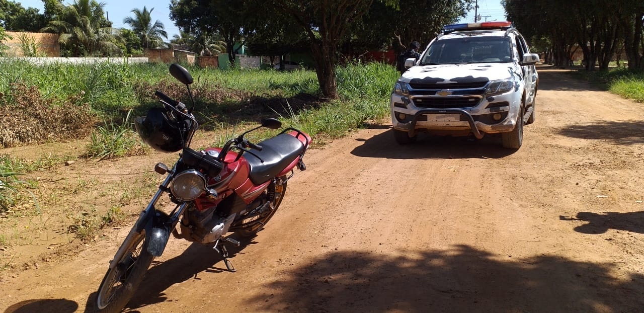 Jovem compra moto roubada e é preso enquanto pilotava em Sinop
