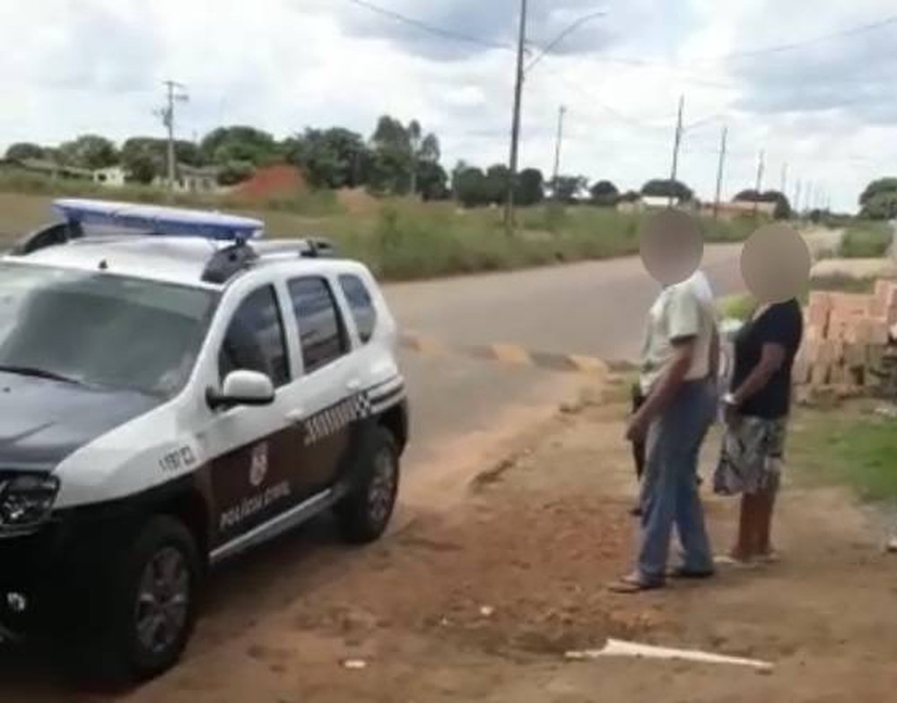 Pais adotivos são presos suspeitos de abusarem da filha por 8 anos em MT