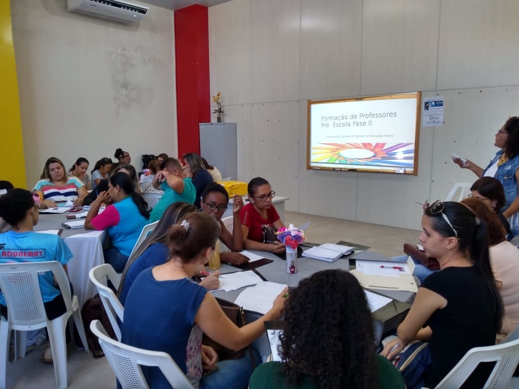 Equipe pedagógica promove formação para profissionais da Educação Infantil