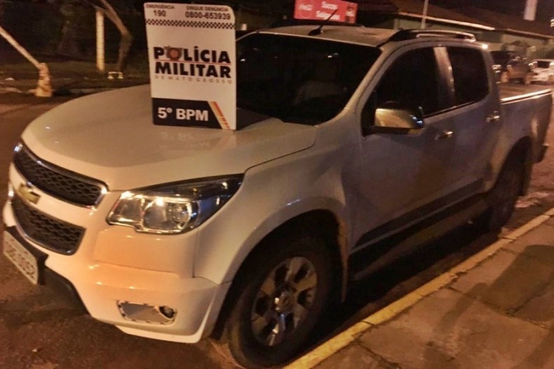Jovem é sequestrado e tem carro roubado na porta de faculdade em MT