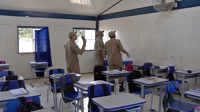 Contêineres usados como salas de aula em Sinop são interditados após vistoria dos bombeiros