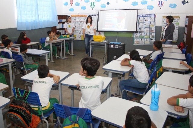 EMEB Maria Amaro recebe palestra do “Olhos que Falam” na quinta (04)