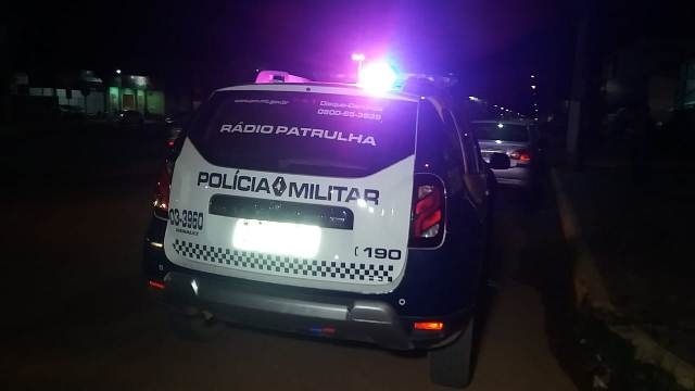 Homens armados rendem e assaltam estabelecimento em Sinop
